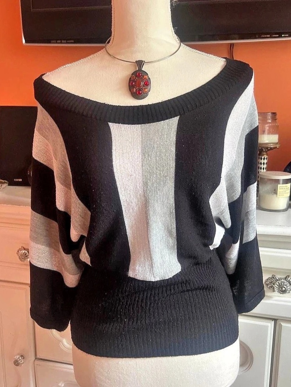 Chesley Color Block Sweater Size Medium Like New